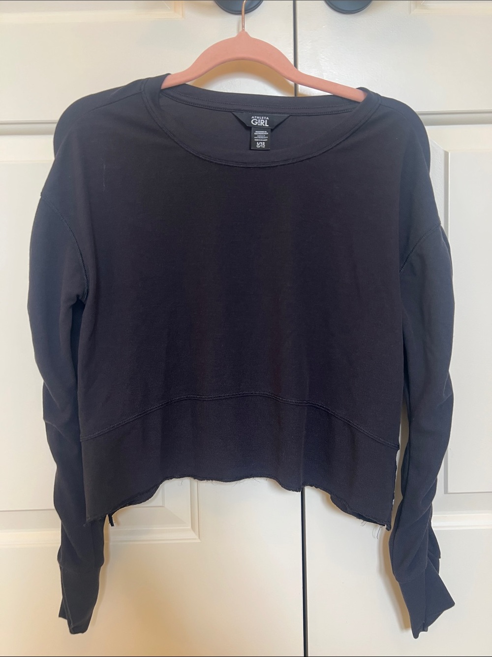Athleta Girls Black Cropped Crewneck top